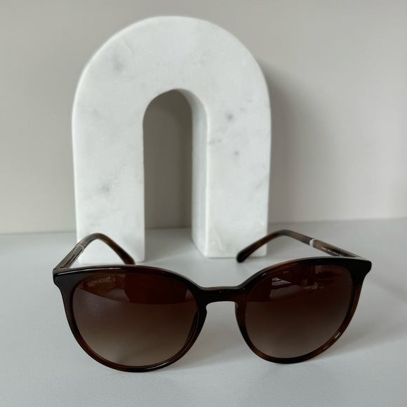 CHANEL | Round Cat Eye Sunglasses | Brown Tortoiseshell with Pearl Accents - Picture 5 of 14